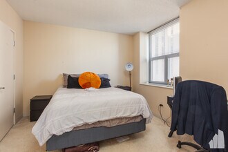 222 N Columbus Dr, Unit 1906 in Chicago, IL - Building Photo - Building Photo