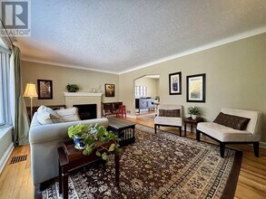 1052 Fisher Ave in Ottawa, ON - Building Photo - Building Photo