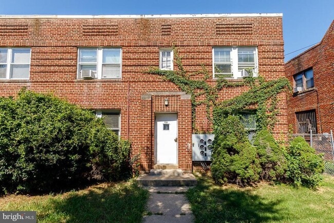 property at 430 Mellon St SE