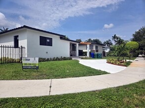 5152 SW 6th St-Unit -2 in Coral Gables, FL - Building Photo - Building Photo