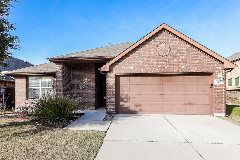 1425 Cockatiel Dr in Little Elm, TX - Building Photo