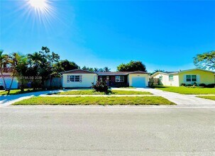 6624 NW 2nd St in Margate, FL - Building Photo - Building Photo