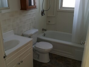 954 Cornwall Crescent in Dawson Creek, BC - Building Photo - Building Photo