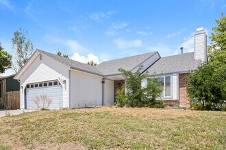 19733 E Oxford Dr in Aurora, CO - Building Photo - Building Photo