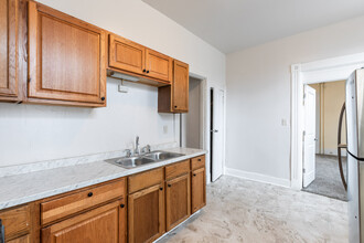 819 Lexington Ave, Unit 1 in Cincinnati, OH - Building Photo - Building Photo