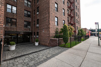 3751 86th St in Jackson Heights, NY - Foto de edificio - Building Photo