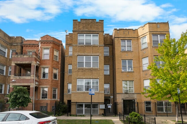 3336 W Potomac Ave in Chicago, IL - Building Photo - Building Photo