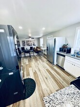 9 Cedar Lane Rd in Greenville, SC - Foto de edificio - Building Photo