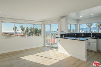 1649 Appian Way in Santa Monica, CA - Building Photo - Building Photo