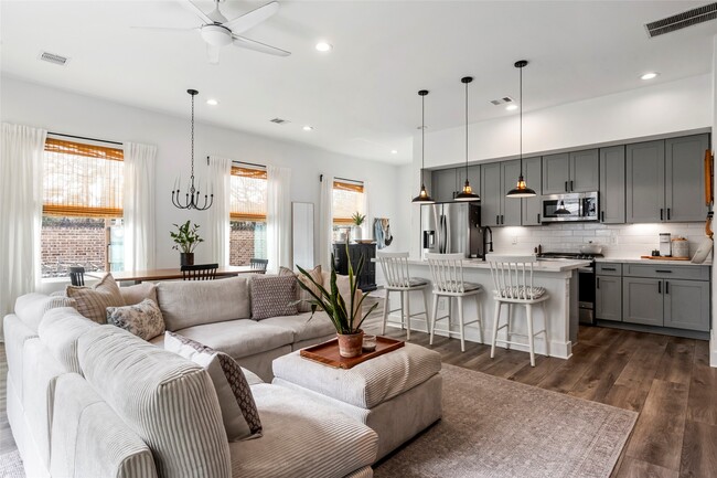 5202 Pinemont Creek Ln