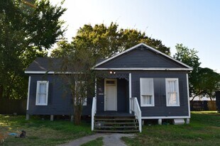 815 6th Ave N in Texas City, TX - Building Photo