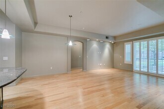 56 E Serene Ave, Unit 124 in Las Vegas, NV - Building Photo - Building Photo
