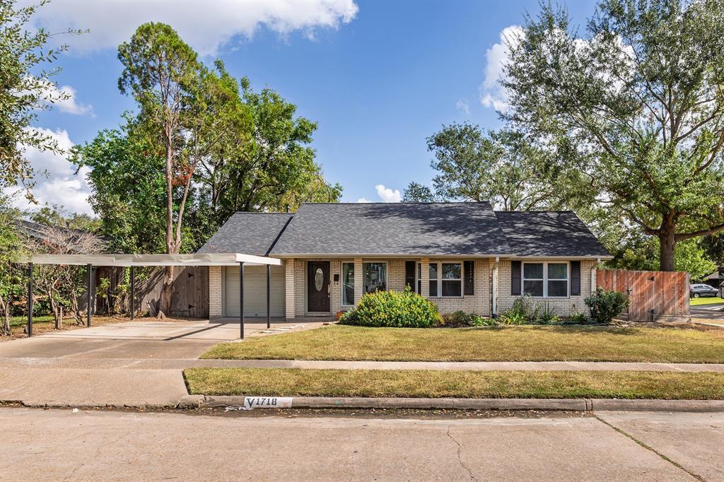 1718 Locksford St in Houston, TX - Building Photo