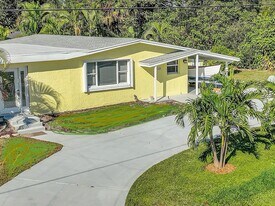 4229 SE Palmetto St in Stuart, FL - Foto de edificio - Building Photo