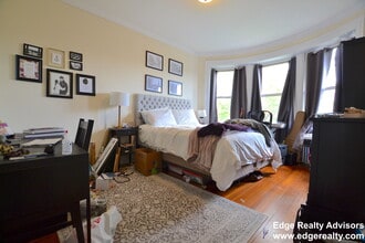 14 Sutherland Rd in Boston, MA - Foto de edificio - Building Photo