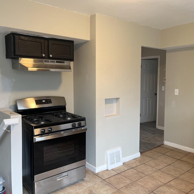 16315 Judson Dr in Cleveland, OH - Foto de edificio - Building Photo