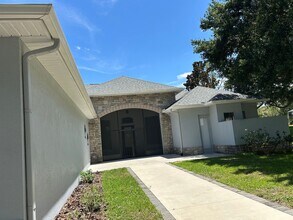 6109 Spinnaker Loop in Lady Lake, FL - Foto de edificio - Building Photo