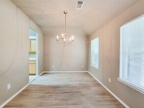 2731 Trinity Glen Ln in Houston, TX - Building Photo - Building Photo