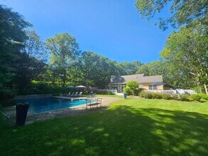 150 Talmage Farm Ln in East Hampton, NY - Building Photo - Building Photo