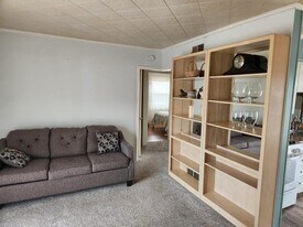 956 Circle Dr in Manitowoc, WI - Building Photo