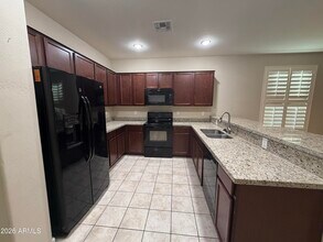 10320 W Yuma St in Tolleson, AZ - Building Photo - Building Photo