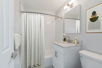 Grove Gardens in Freeport, NY - Building Photo - Building Photo