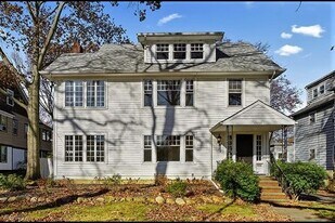 13860 Clifton Blvd, Unit Unit 3 in Lakewood, OH - Building Photo