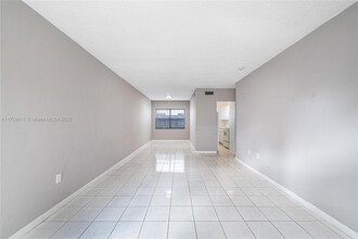 7271 Gary Ave in Miami Beach, FL - Building Photo - Building Photo