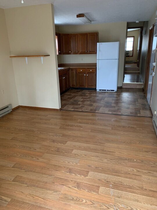 2485 Meadville Ln in Carbondale, IL - Building Photo