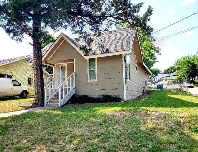 1623 E Waco Ave in Dallas, TX - Building Photo - Building Photo