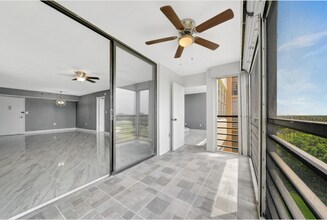 1100 Saint Charles Pl, Unit 708 in Pembroke Pines, FL - Building Photo - Building Photo