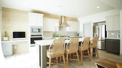 2676 Brooklyn Ln in Redding, CA - Building Photo - Building Photo
