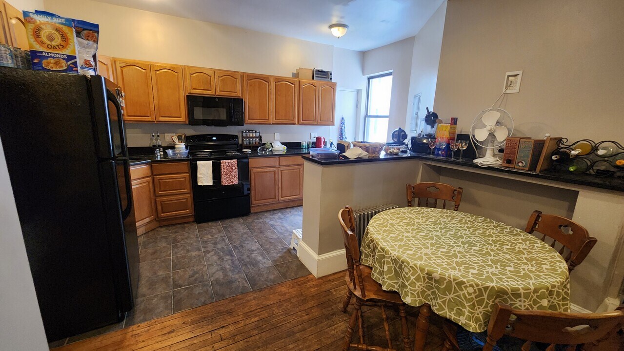 1055 Commonwealth Ave, Unit 1 in Boston, MA - Foto de edificio