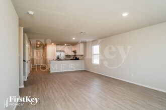 9966 Sarrebourg St in Schertz, TX - Foto de edificio - Building Photo