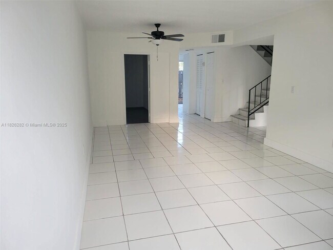 3913 NW 76th Terrace in Hollywood, FL - Building Photo - Building Photo
