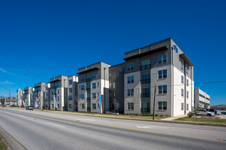 Berkeley House | Student Housing in College Station, TX - Foto de edificio - Building Photo