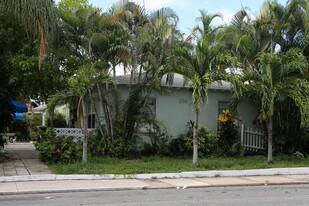 238 Conniston Rd in West Palm Beach, FL - Building Photo