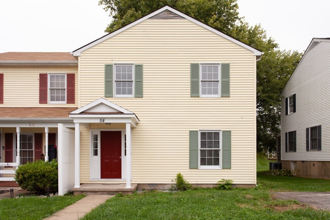 54 Beekman Plz in Charles Town, WV - Foto de edificio - Building Photo