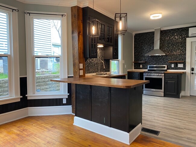 37 Wyoming St E in St. Paul, MN - Building Photo - Building Photo