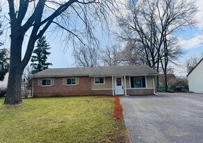 533 Redwood Rd in Bolingbrook, IL - Building Photo