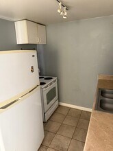 23355 Easterling Ave in Hazel Park, MI - Building Photo - Building Photo