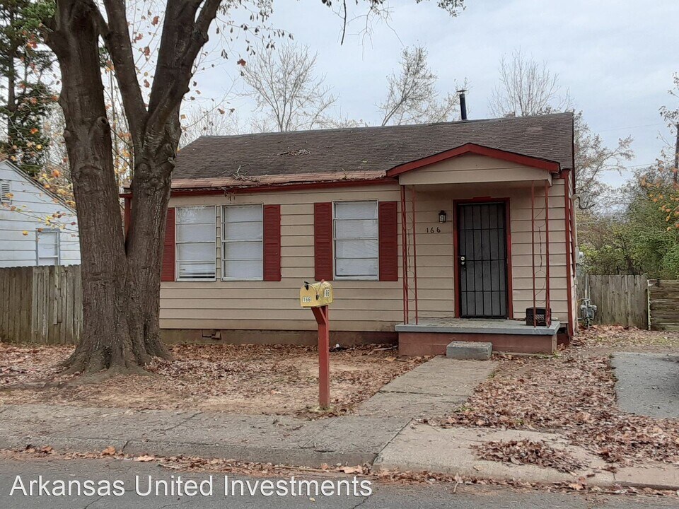 166 Roosevelt Rd Photo