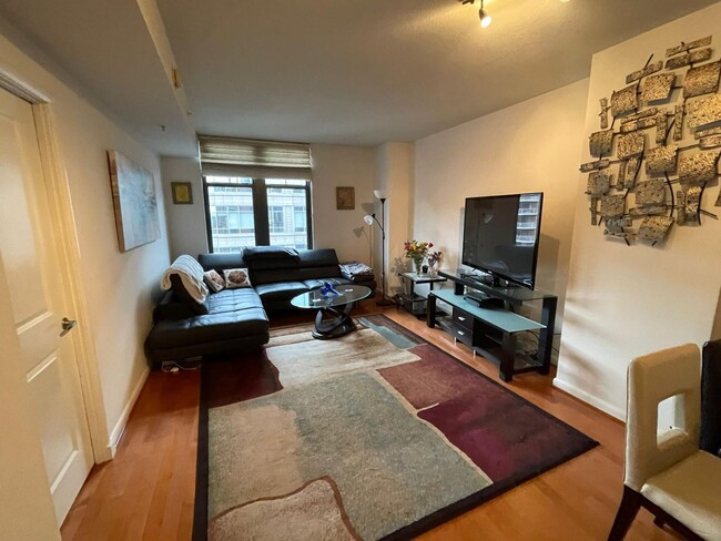 1021 N Garfield St, Unit 848 in Arlington, VA - Building Photo - Building Photo