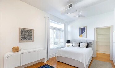 404 N Laurel Ave in Charlotte, NC - Building Photo - Building Photo