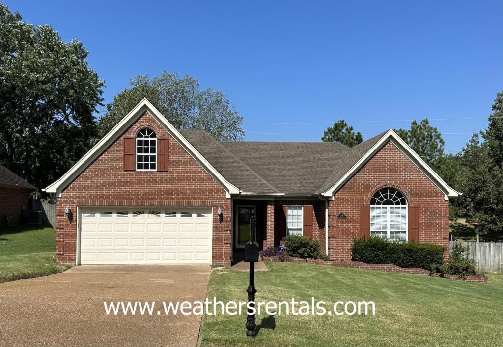 1279 Cross Creek Cove in Hernando, MS - Building Photo