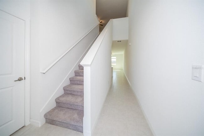 32134 Powderpuff Mimosa Dr in San Antonio, FL - Building Photo - Building Photo