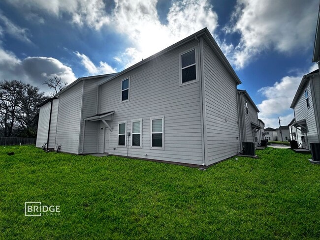 418 Huisache St in Lake Jackson, TX - Building Photo - Building Photo