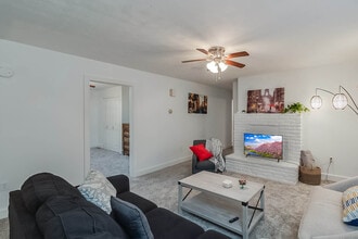334 E High St, Unit Charming Apartment in Lexington, KY - Building Photo - Building Photo