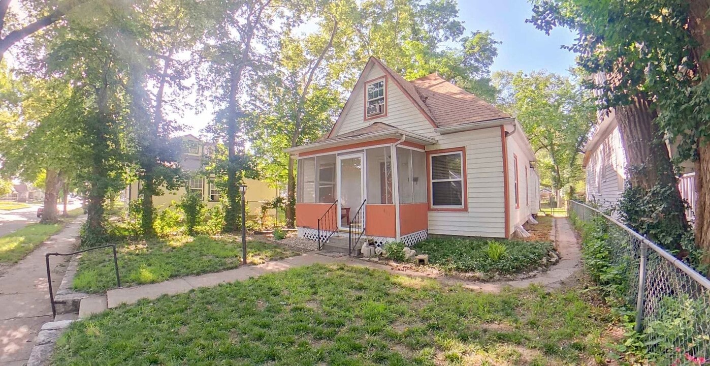 417 Vattier Street in Manhattan, KS - Building Photo