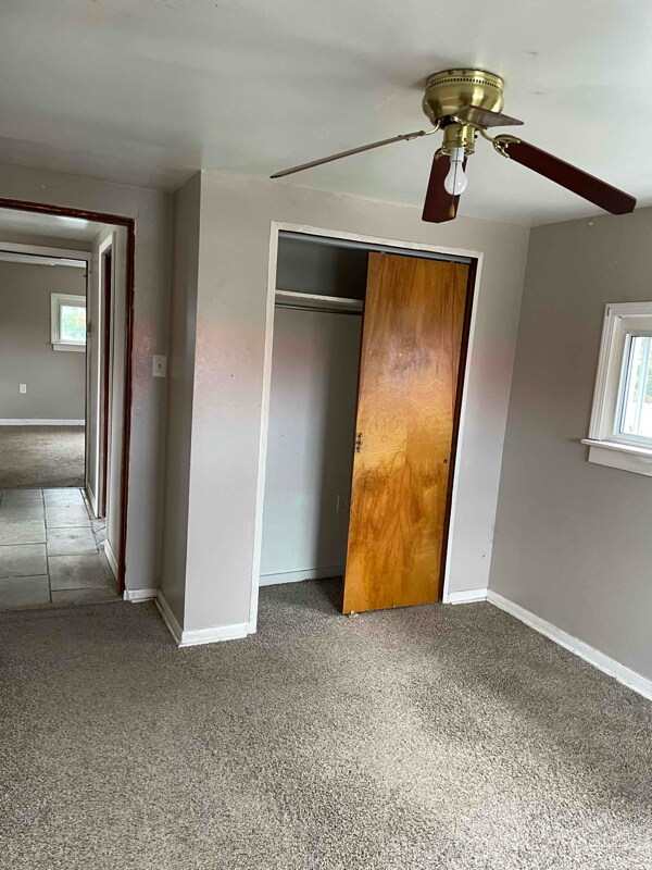 215 N 3rd St-Unit -up stairs unit in Youngwood, PA - Building Photo - Building Photo